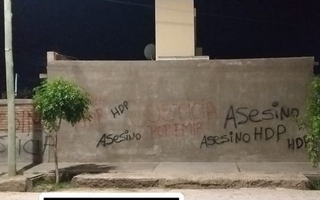     Crimen de Emir Barboza: aparecieron pintadas de "Asesino" en la casa de los detenidos