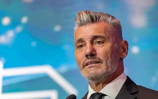 "Chiqui" Tapia felicitó a Goycochea por su cumpleaños y encendió la polémica