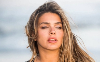 "Re incómodo": la confesión de Natalie Pérez sobre su primer beso en ficción con un famoso