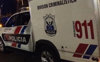 Un sujeto en moto disparó contra una casa y mató a hombre 