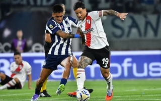 Por Montiel y Maxi Meza, River se impuso ante Talleres por 2-0
