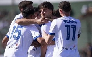 Vélez venció a Sarmiento y complicó a un rival directo de San Martín 