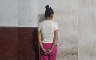 Internaron a tres niños y detuvieron a su madre por presunto maltrato infantil