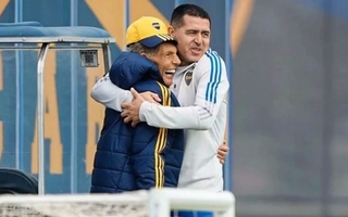 Suenan nombres para dirigir a Boca Juniors tras la muerte de Russo