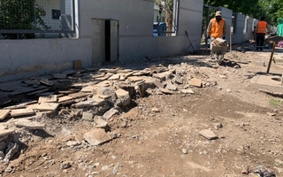 Capital inició la reparación de veredas de la escuela Provincia de Santa Fe