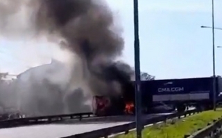 Fatal choque entre camiones y autos en Panamericana: tres muertos y varios heridos