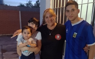 Una bombera salvó la vida de un bebé con primeros auxilios