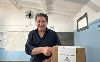 Gustavo Fernández: "Hay que comprometerse con la democracia"