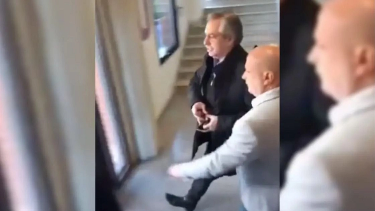 Alberto Fernández votó y dijo: “Vine a defender la democracia”