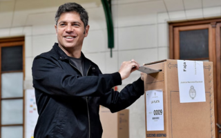 Kicillof calificó la elección como crítica y pidió diálogo con Milei