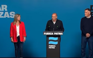 El peronismo sigue las elecciones con optimismo en el búnker de Buenos Aires