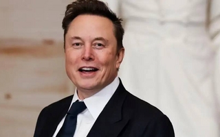 Tesla concede acciones millonarias a Musk tras amenazas de renuncia