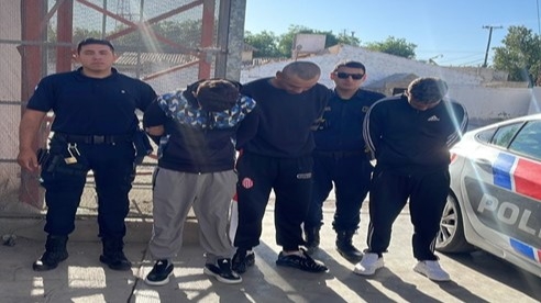 De la plaza al calabozo: así terminó la noche de tres jóvenes que entorpecían la circulación