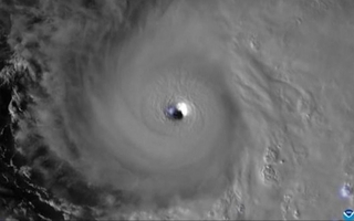 El huracán Melissa se acerca a tierra y enciende las alarmas