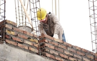 Orrego reafirma que entregará un barrio por semana y promete más obra pública para 2026