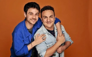 Diego Topa presentó a su novio con un mensaje emotivo