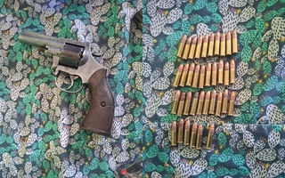 Allanaron una casa en Caucete y detuvieron a una mujer por tenencia de arma de fuego