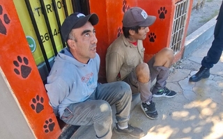 Vecinos alertaron que había extraños en una casa, la Policía intervino y los detuvo