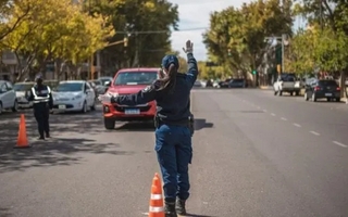 Conductor ebrio atropelló a una agente que controlaba tránsito en la Circunvalación