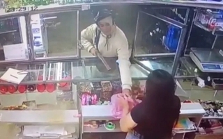 Se hizo pasar por cliente y le robó con una tumbera a una kiosquera