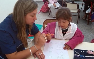 Con aumentos, DAI cobrarán $400.000 y lo harán recién en febrero de 2026