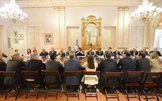 Con Orrego presente, Milei presentó cuatro reformas en la cumbre de gobernadores