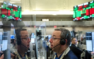 El Merval marcó un récord histórico y el riesgo país cayó al nivel más bajo en nueve meses