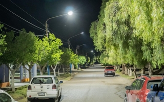 Inauguran nueva iluminación LED en el Barrio Ruta 40