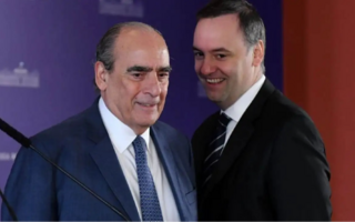 Cambios en la jefatura de Gobierno: se va Francos, llega Adorni 