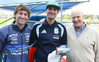 Scaloni cumplió un sueño: conoció a su ídolo y recibió una invitación