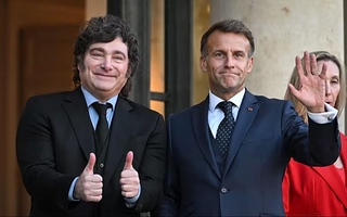 Milei vuelve de París con anuncios de grandes inversiones millonarias