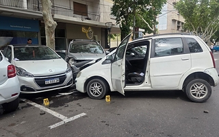 Sigue crítico el hombre que salió despedido tras un choque en Capital