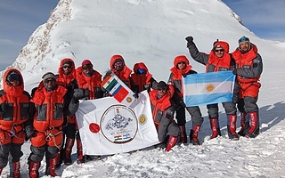 Con un sanjuanino presente, el Ejército Argentino hizo cumbre en el Himalaya