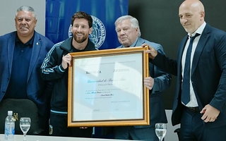 Messi recibió el Doctorado Honoris Causa de la UBA antes de su despedida