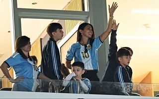 La familia de Messi llegó al Monumental para acompañarlo en su despedida