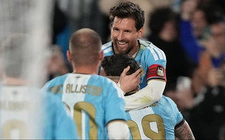 Messi se despidió de Argentina con un 3-0 y una noche inolvidable 
