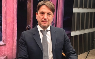 Perea cruzó a Uñac y al PJ por el bono de US$600 millones