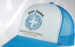La Pastoral de San Juan vende gorras por la visita del Papa: precios y cómo comprarlas