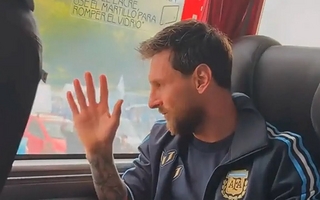 Una escena de Messi en el micro emocionó a todos los hinchas