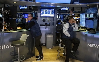 El riesgo país perforó los 580 puntos y los bonos argentinos recuperaron terreno