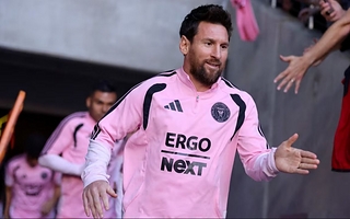 Messi vuelve a jugar tras su despedida de la Selección Argentina