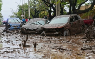 Chile bajo alerta por el aluvión: más de mil rescatados y graves destrozos