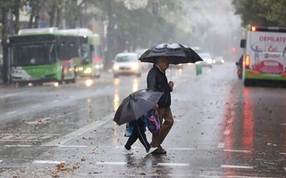 Cuánto cuesta comprar paraguas, pilotos y botas de lluvia en San Juan