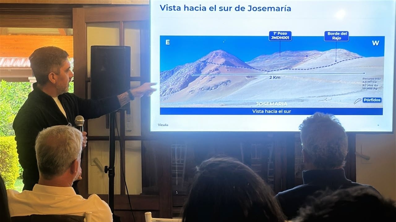 Juan Arrieta, gerente de Geología de Vicuña, durante su presentación en la Cámara Minera de San Juan. (Foto: DIARIO HUARPE)