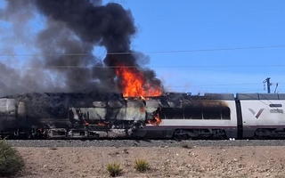 Un incendio en un tren de alta velocidad obligó a evacuar a cientos de pasajeros