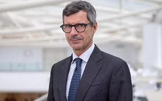 Quién es Stefano Margaritora, el cirujano que operará al Papa León XIV