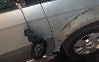 Desesperada búsqueda de una Amarok que chocó y huyó