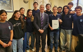Alumnos de la Escuela Industrial construirán autos eléctricos para una competencia nacional