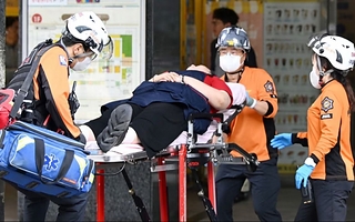 Ataque en Corea del Sur: apuñaló a ocho personas con cuchillos atados a las manos