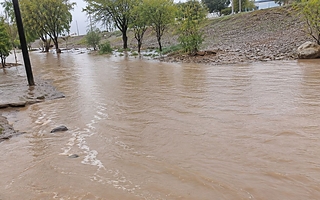 Jáchal: vecinos reclaman limpieza de acequias tras las precipitaciones
